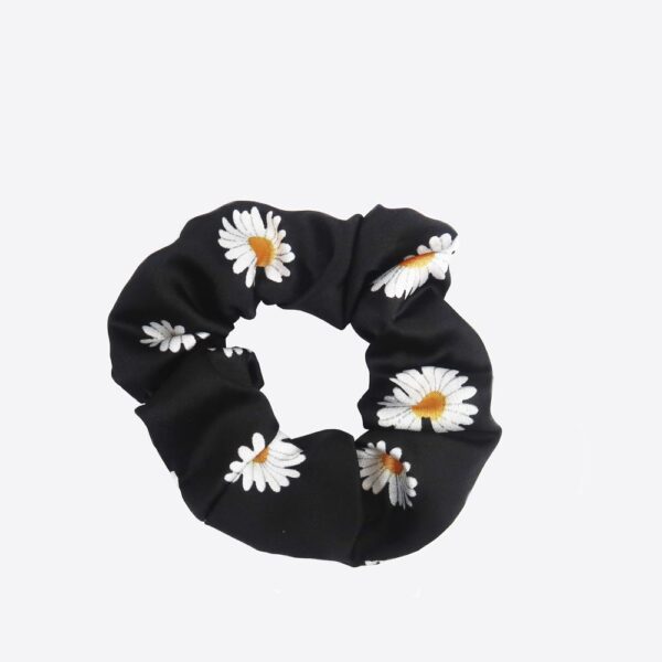 Sistie Hárlastikk Scrunchie Svart við Summardáum