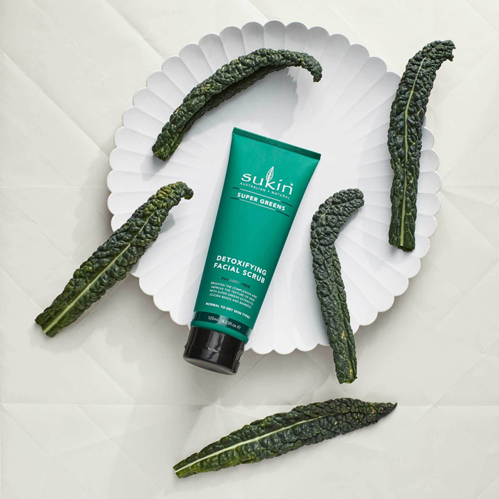 Super Greens Detoxifying Facial Scrub 125 ml - Image 3