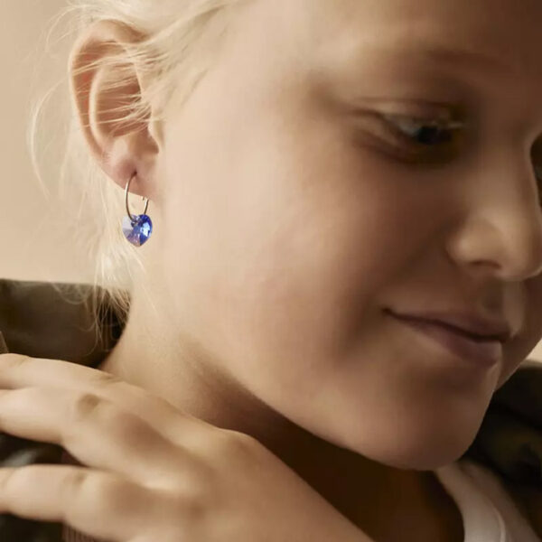 Heart Sapphire Hoops Oyraringar Titanium - Image 2