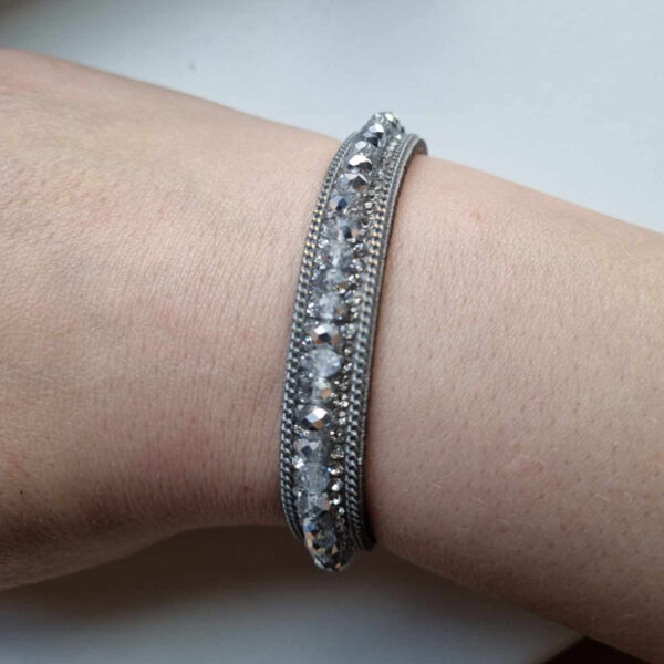 Silvurlitt Leðurarmband við Glimmur og Perlum - Image 2