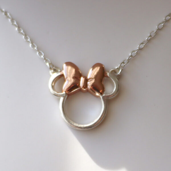 Minnie Mouse Hálsketa við Rosa Sloyfu Silvur